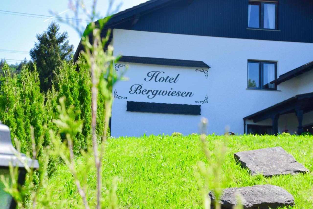 Hotel Bergwiesen - Zimmer Mit Balkon Oder Terasse Lohr am Main Ngoại thất bức ảnh
