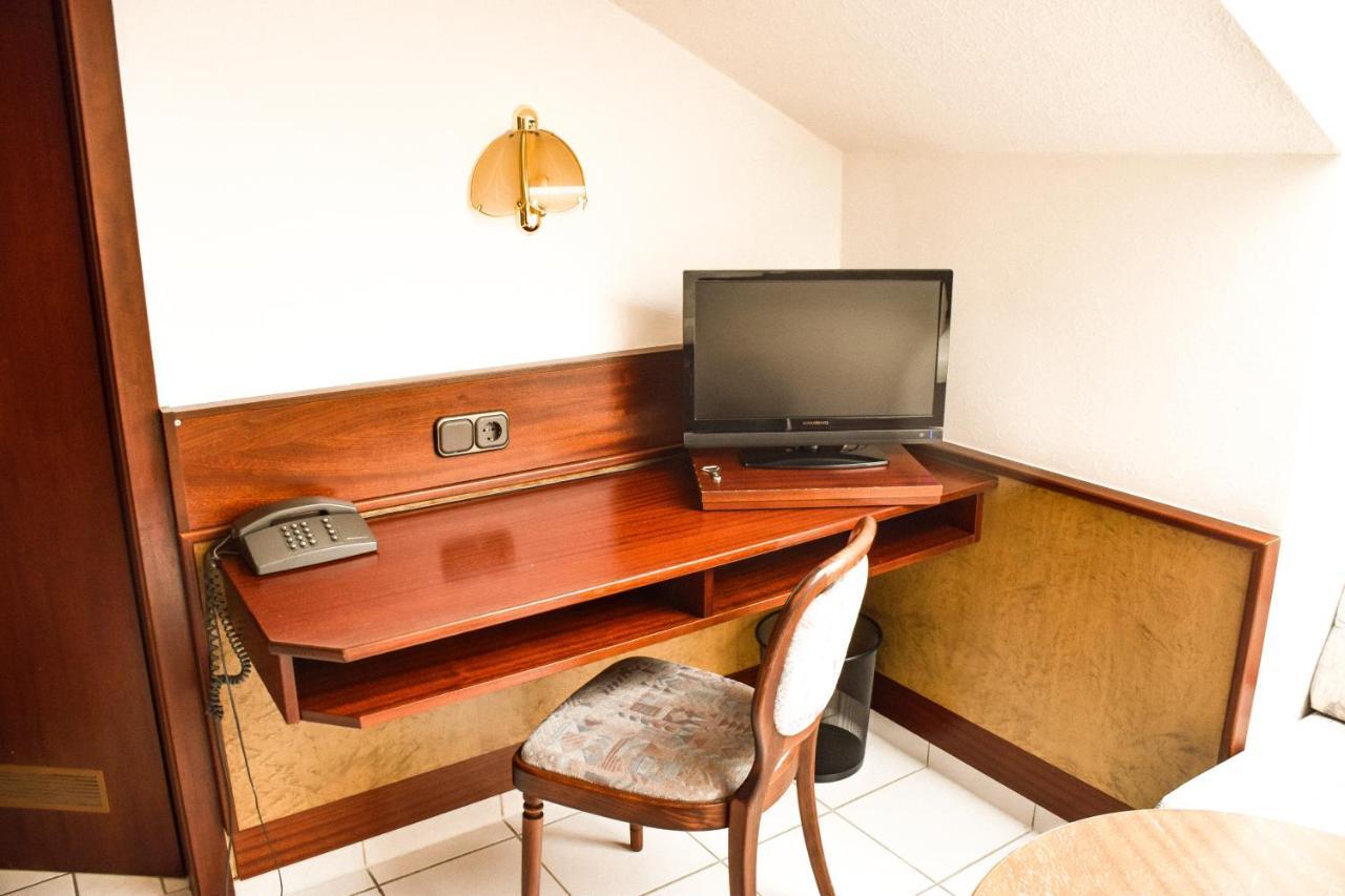 Hotel Bergwiesen - Zimmer Mit Balkon Oder Terasse Lohr am Main Ngoại thất bức ảnh