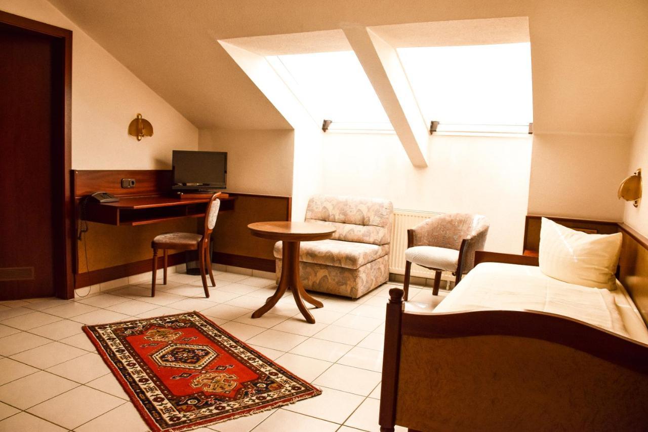 Hotel Bergwiesen - Zimmer Mit Balkon Oder Terasse Lohr am Main Ngoại thất bức ảnh