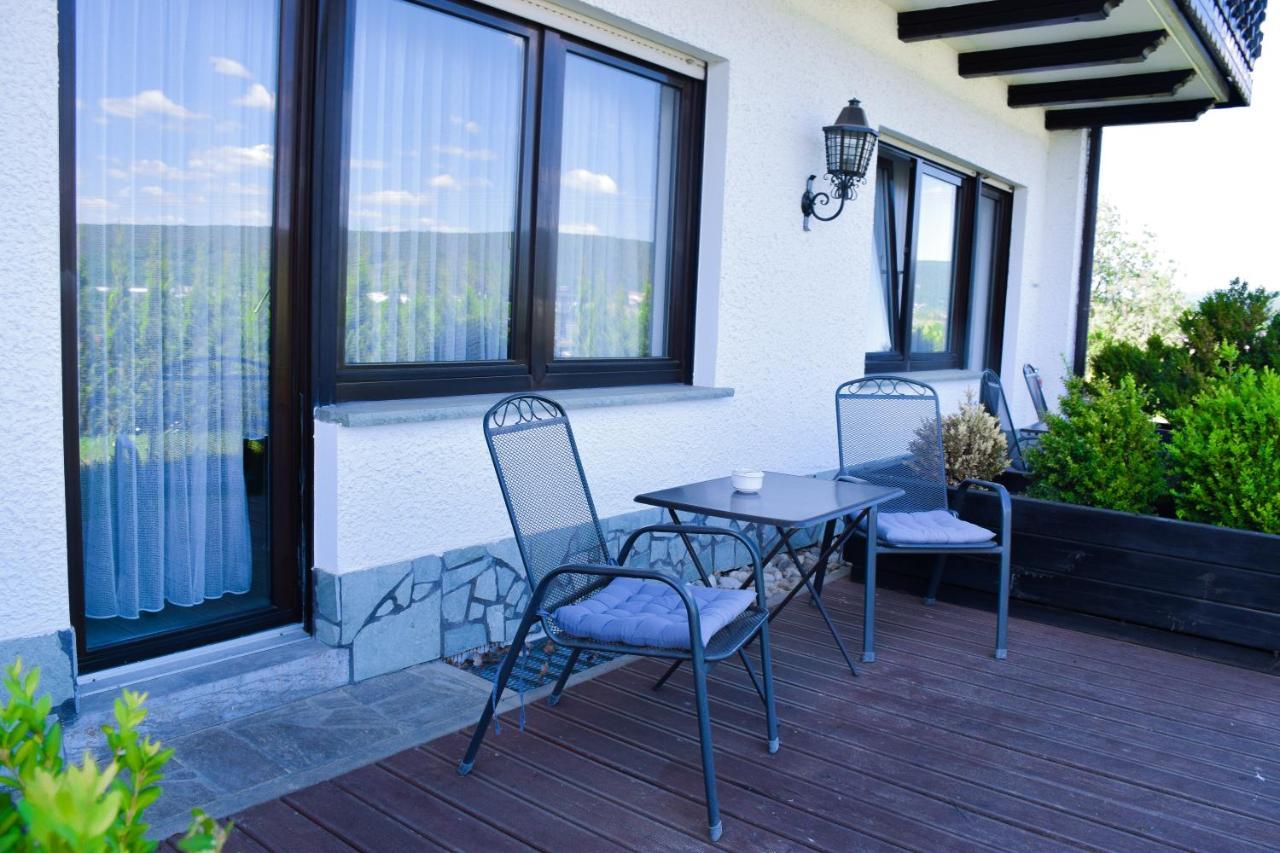 Hotel Bergwiesen - Zimmer Mit Balkon Oder Terasse Lohr am Main Ngoại thất bức ảnh