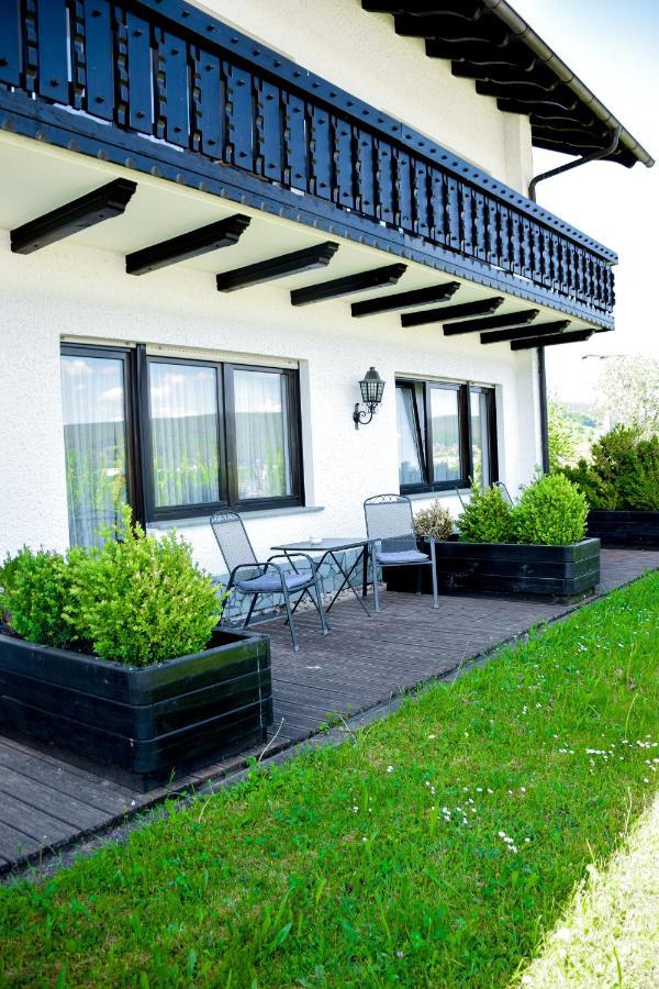 Hotel Bergwiesen - Zimmer Mit Balkon Oder Terasse Lohr am Main Ngoại thất bức ảnh